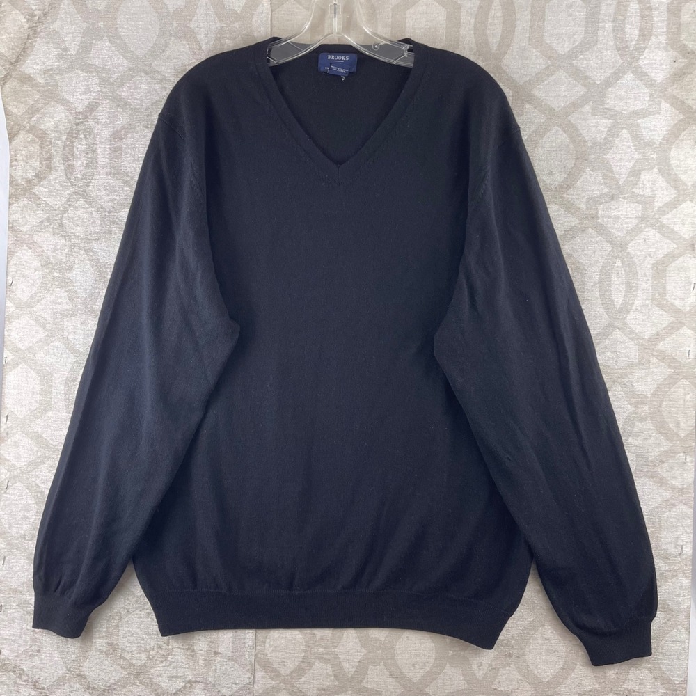Brooks 346 Mens XL Black V-Neck‎ Fine Italian Merino Wool Sweater Knit